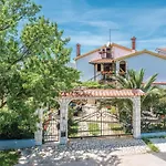 Апартаменты Three-bedroom In Медулин