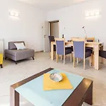 Three-bedroom In Медулин