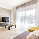 Three-bedroom In Медулин