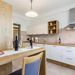 Three-bedroom In Медулин