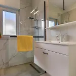 Three-bedroom In Медулин