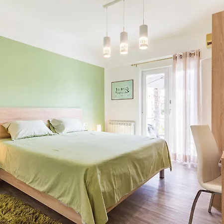 Apartment Three-bedroom In *