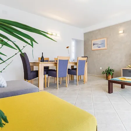 Three-bedroom In Apartment Medulin
