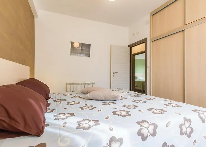Lägenhet Three-bedroom In *