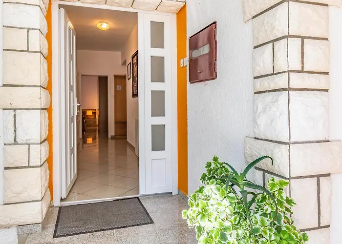 Three-bedroom In 아파트
