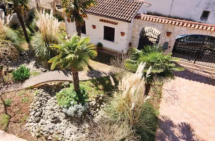 Three-bedroom In 아파트 *