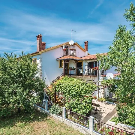 Apartament 3 Bedroom Awesome In