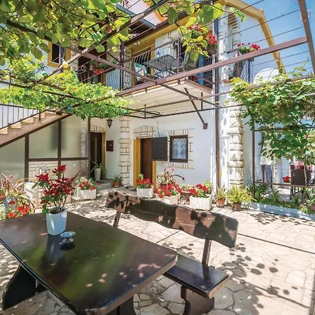 Three-bedroom In Apartman *