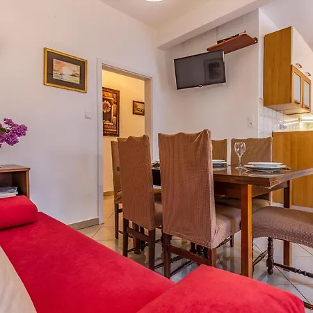 Three-bedroom In Apartament