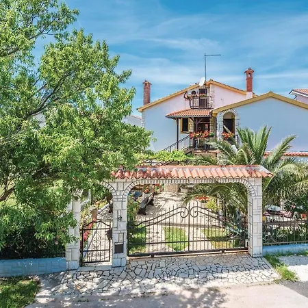 Apartament Three-bedroom In Medulin