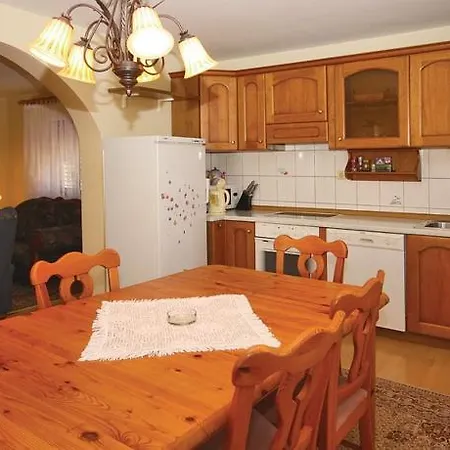 Apartament Three-bedroom In *