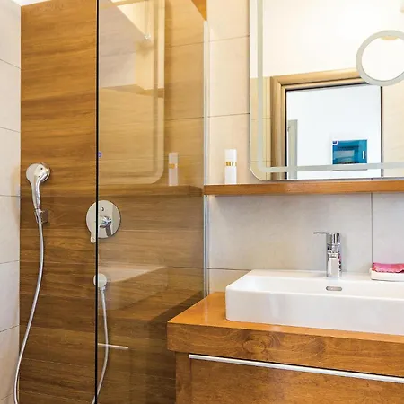 3 Bedroom Awesome In