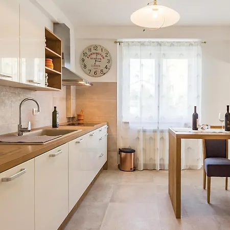 Apartament Three-bedroom In Medulin
