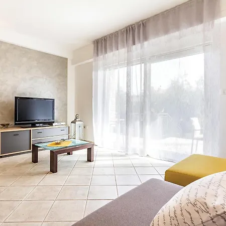 Three-bedroom In Medulin