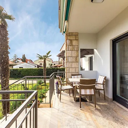 Apartament Three-bedroom In *