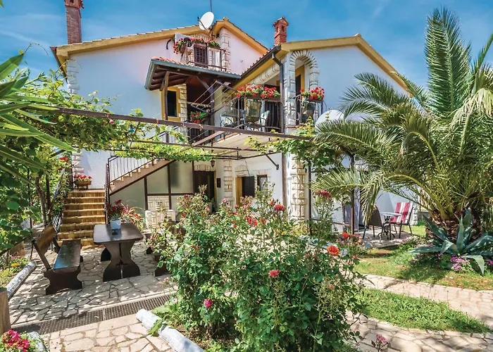 Appartement Three-bedroom In