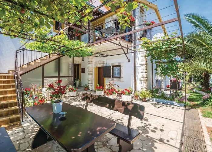 Three-bedroom In Appartement *