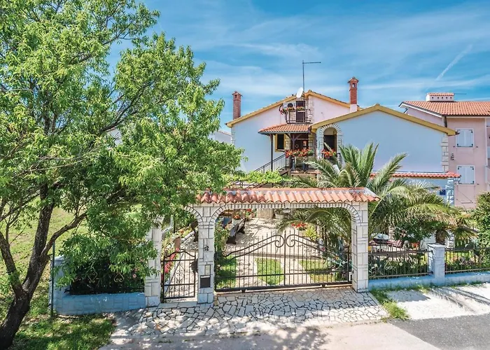 Appartement Three-bedroom In Medulin