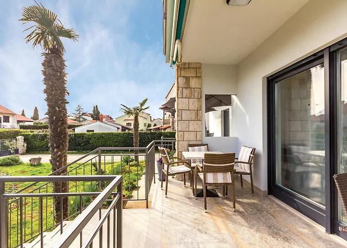 Appartement Three-bedroom In *